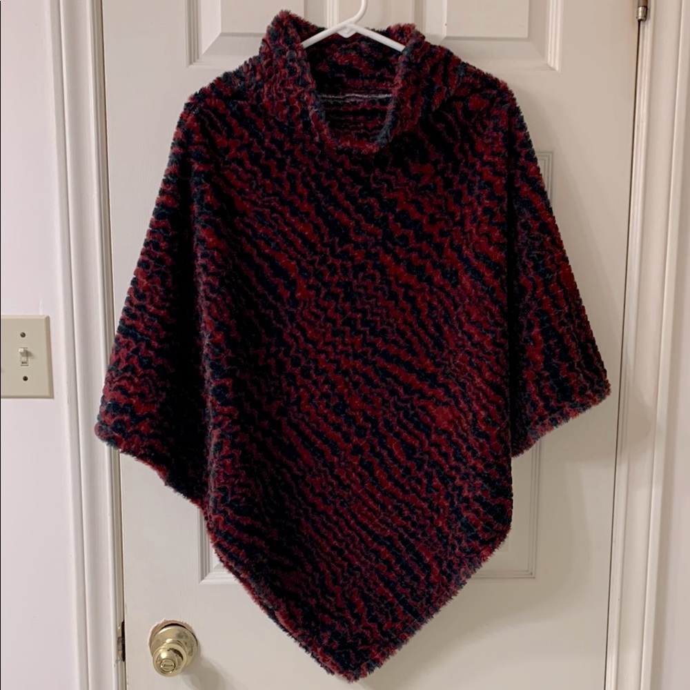 🌷3 for$25🌷Unbranded, US OS, Red & Black Collared Abstract Print Cape
